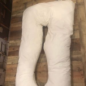 U shaped pregnancy pillow